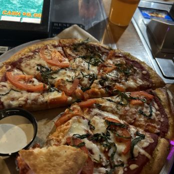 Mickie Finnz - Pizza - Lounges Near Me - Las Vegas, Nevada