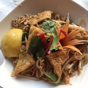 Thai Square - Veggie Pad Thai (with Tofu) - Thai Near Me - London, XGL