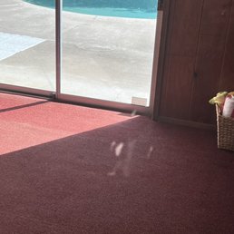 There are 2 sliders.  The one in the foreground did not appear to have been cleaned.