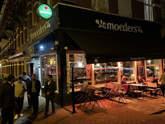 Photo of Moeders - Amsterdã, NH, NL. Face front of the restaurant