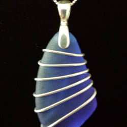 Beachwalk Gallery Hawaii - "Sailor"
This 1.25" Hawaiian Cobalt Blue Seaglass pendant is wrapped in 21 gauge S.S. wire, handcrafted at Pu'ulei Designs...
