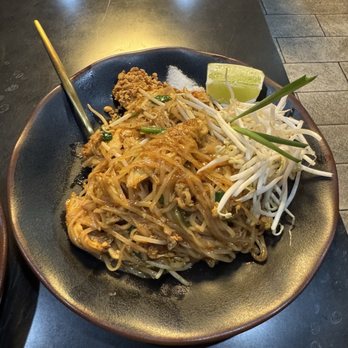 Som Boon Thai Kitchen - Pad Thai - Thai Near Me - Houston, Texas