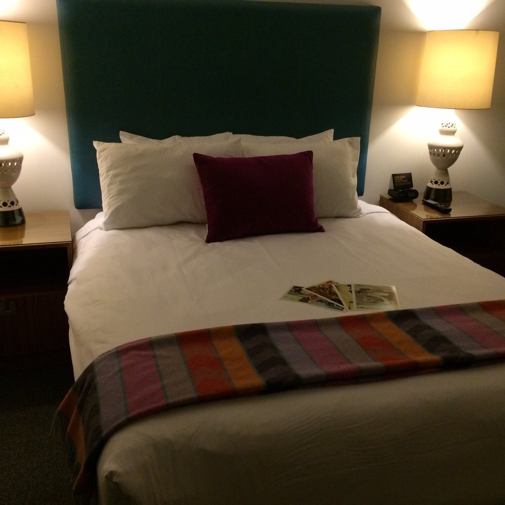 The Burrard - Standard Queen - Hotels Near Me - Vancouver, British Columbia The Burrard - Standard Queen - Hotels Near Me - Vancouver, British Columbia