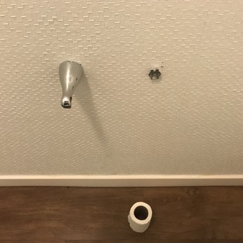 Hampton Inn - Broken toilet paper holder - Hotels Near Me - Huntsville, Texas
