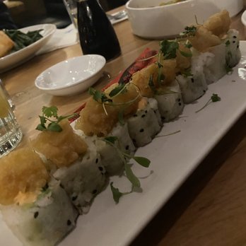 Earls Kitchen + Bar - Sushi - New American Near Me - Somerville, Massachusetts