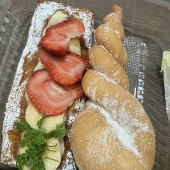 Cream Pan - strawberry banana croissant , sugar donut - Bakeries Near Me - Tustin, California