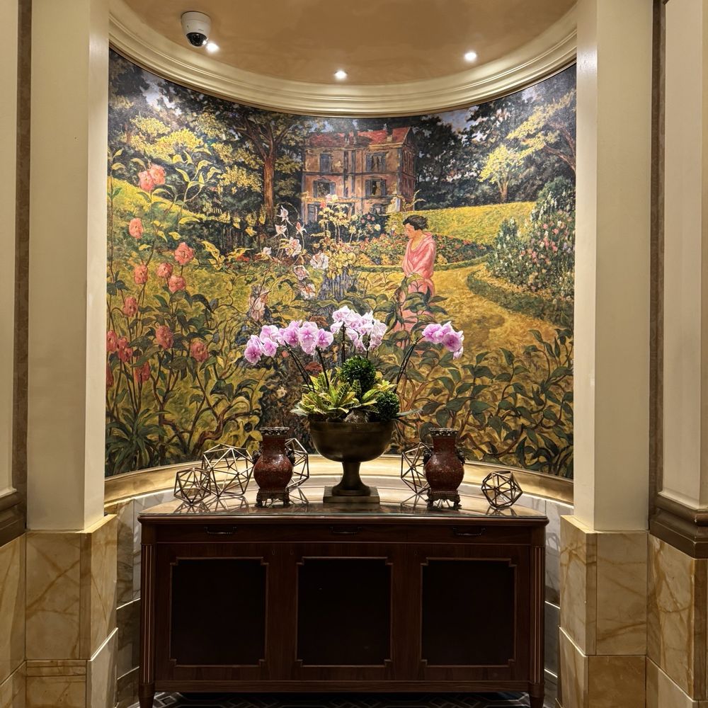 InterContinental The Willard Washington D.C - Guest elevators area art and florals - Hotels Near Me - Washington, DC, District of Columbia InterContinental The Willard Washington D.C - Guest elevators area art and florals - Hotels Near Me - Washington, DC, District of Columbia