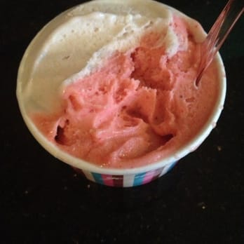 Dolce Gelato - Strawberry and Banana!!! - Ice Cream & Frozen Yogurt Near Me - Toronto, Ontario