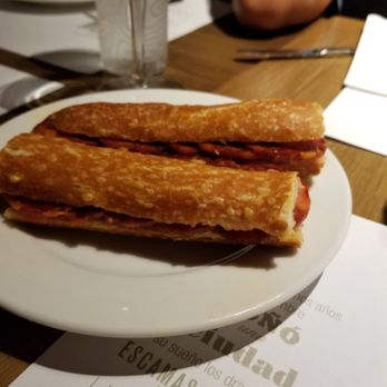 Ciutat Comtal - Chorizo flauta - Tapas Bars Near Me - Barcelona, B