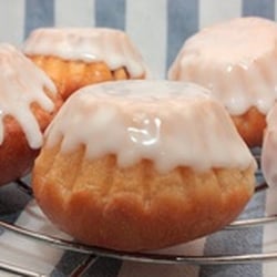 Uri's Bakery - Baba Du Rum - Rum Cakes