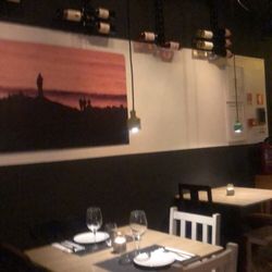 Alegria Vadia - A small table reset as they closed for the night
