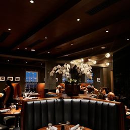 SAINT - Updated March 2026 - 532 Photos & 249 Reviews - 44 Avenida ...