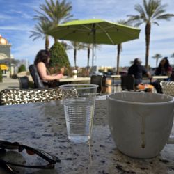 Sambalatte - Boca Park - Small patio within earshot of the jazz band!