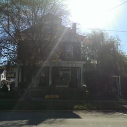 Colonial House On Main