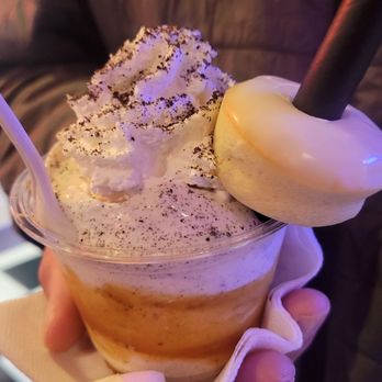 Great Shakes - Oreo with Caramel - Ice Cream & Frozen Yogurt Near Me - Palm Springs, California Great Shakes - Oreo with Caramel - Ice Cream & Frozen Yogurt Near Me - Palm Springs, California