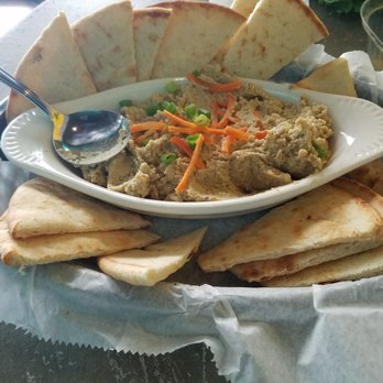 The Ten Top - Warm pitas & hummus - American Near Me - Norfolk, Virginia The Ten Top - Warm pitas & hummus - American Near Me - Norfolk, Virginia