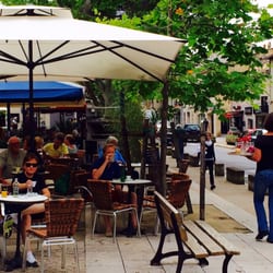 Cafe Du Centre - Place de la Fontaine