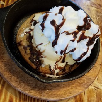 Buffalo Grill - Hochatown - Cast Iron skillet cookie - American Near Me - Broken Bow, Oklahoma Buffalo Grill - Hochatown - Cast Iron skillet cookie - American Near Me - Broken Bow, Oklahoma