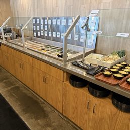 Veggies, noodles, tofu bar