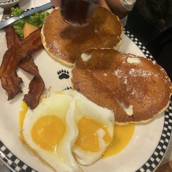 Black Bear Diner Fresno - Diners Near Me - Fresno, California Black Bear Diner Fresno - Diners Near Me - Fresno, California