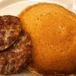 Mom's Parkside Cafe - Buttermilk pancakes