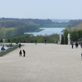 Château de Versailleo - View of the canal from inside the château. - Landmarks & Historical Buildings Near Me - Versailles, 78 Château de Versailleo - View of the canal from inside the château. - Landmarks & Historical Buildings Near Me - Versailles, 78