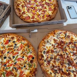 Pizza Perfect Pizza - veg pizza (add chicken) Alfredo sauce  Hawaiian pizza w Alfredo sauce  chicken bacon mushroom pizza w Alfredo sauce