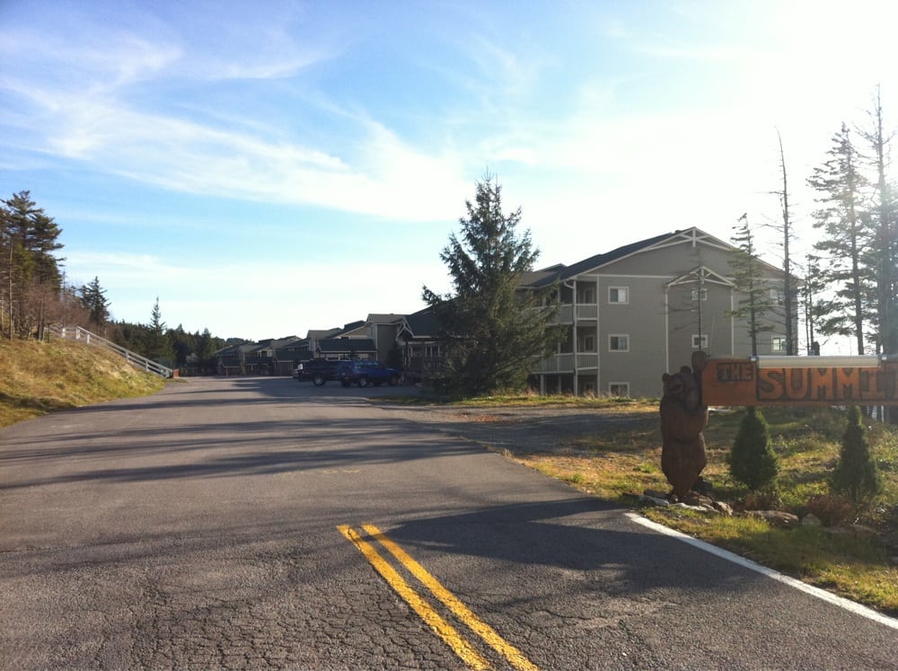 SUMMIT CONDOMINIUMS Updated September 2024 10 Snowshoe Dr, Snowshoe