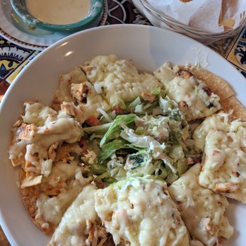 Pulque Mexican Restaurant - Pulque Nachos with chicken no beans. Yummy!! - Mexican Near Me - Washington, Missouri