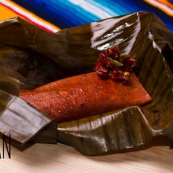 Yokot´an - Tamal de carne de cerdo con chiles secos