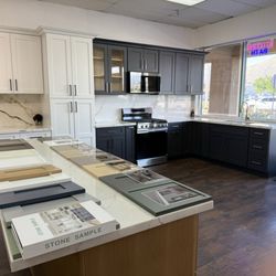 QZ Cabinet and Stone - Cabinet showroom