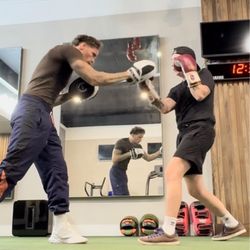 Tobz Boxing Strength - Boxing session with Toby