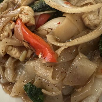 Danny's Thai Kitchen and Bar - Kee mow - Bars Near Me - Atlanta, Georgia Danny's Thai Kitchen and Bar - Kee mow - Bars Near Me - Atlanta, Georgia
