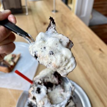 Fat Daddy’s Pizzeria - Delicious shakes - Pizza Near Me - Provo, Utah