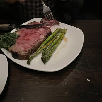 Stonewalls - Filet mignon and asparagus - Steakhouses Near Me - Banner Elk, North Carolina Stonewalls - Filet mignon and asparagus - Steakhouses Near Me - Banner Elk, North Carolina