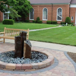 Central College Presbyterian Church - A beautiful fountain just outside the entrance to the church, as seen from the bus tour