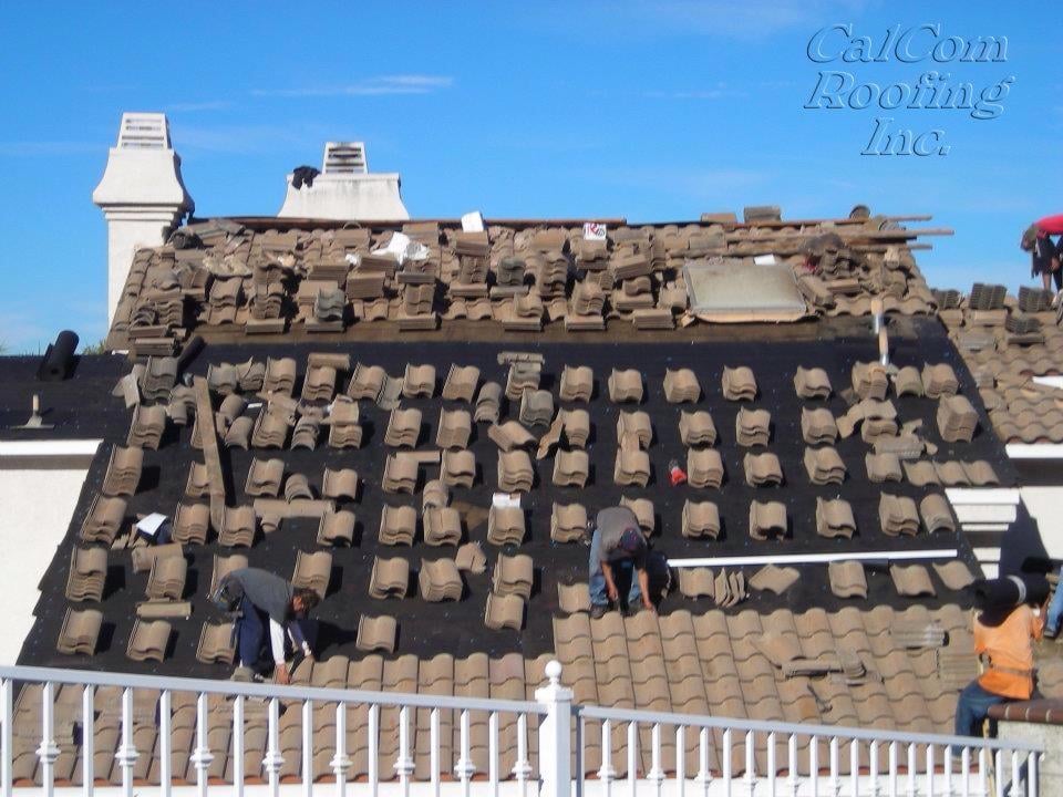 Slide of Calcom Roofing