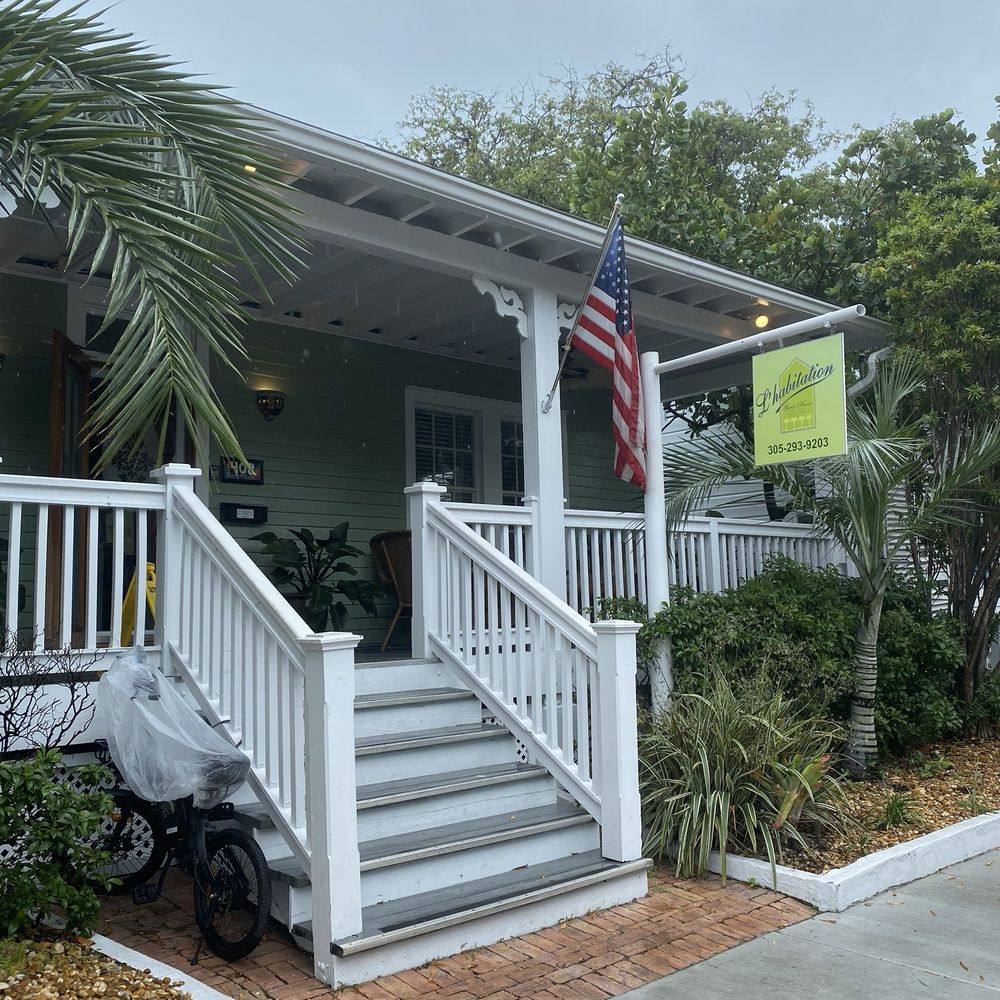 L'habitation Guest House - Facade - Hotels Near Me - Key West, Florida