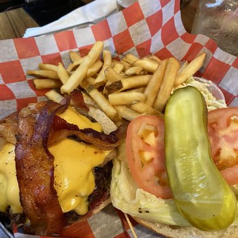 The Miracle Pub - Pub Grub Burger - Pubs Near Me - Toms River, New Jersey