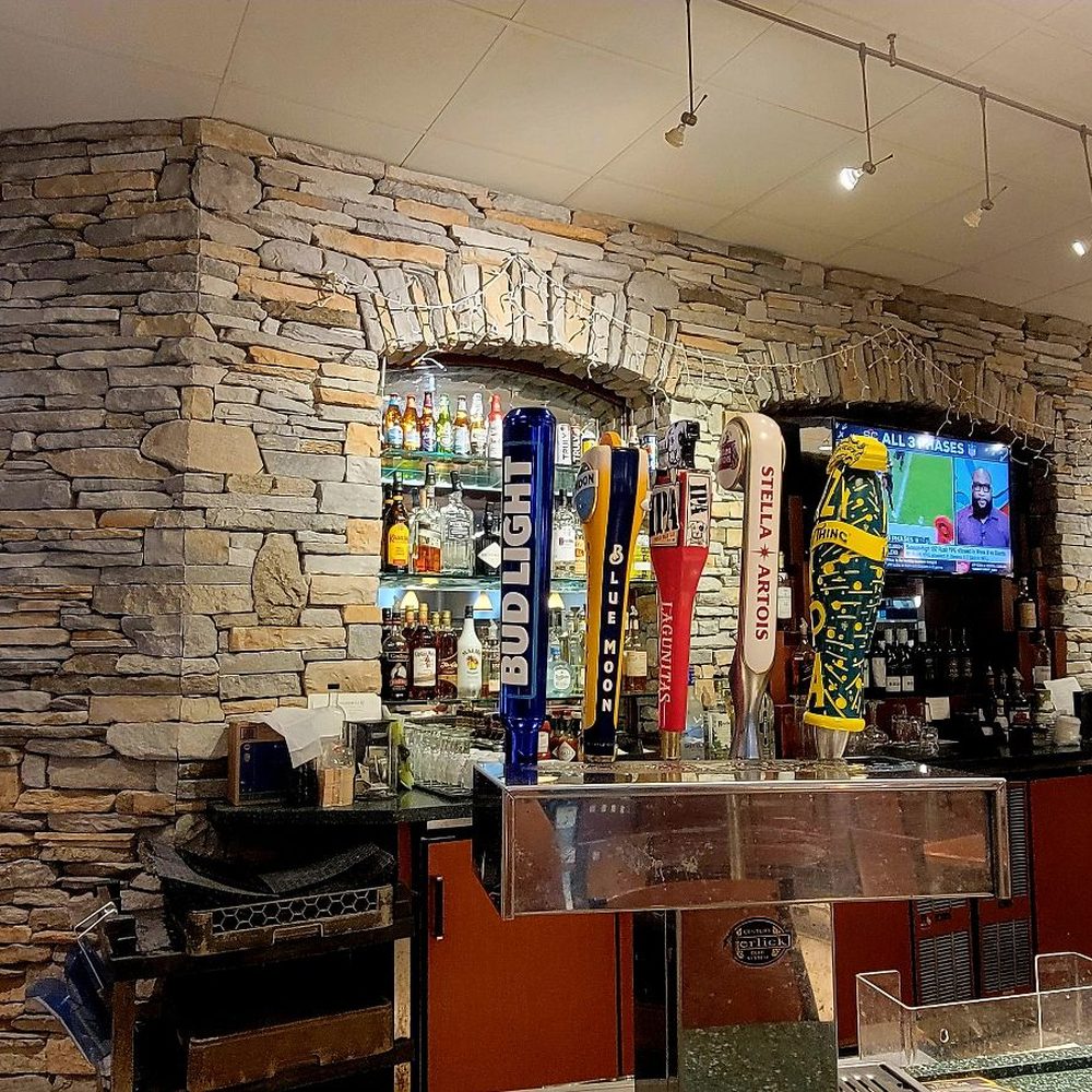 PGA Tour Grill - The Bar Area (11/07/24). #PGATourGrill #Honolulu #Oahu #Hawaii #Airport #Travel - Bars Near Me - Honolulu, Hawaii PGA Tour Grill - The Bar Area (11/07/24). #PGATourGrill #Honolulu #Oahu #Hawaii #Airport #Travel - Bars Near Me - Honolulu, Hawaii