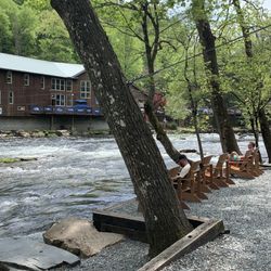 Big Wesser Riverside Pub