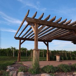 Calico Skies Vineyard and Winery - Outdoor patio