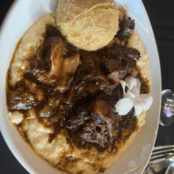 Noir Kitchen & Cocktails - Oxtails and cheesy grits - Soul Food Near Me - Nashville, Tennessee Noir Kitchen & Cocktails - Oxtails and cheesy grits - Soul Food Near Me - Nashville, Tennessee