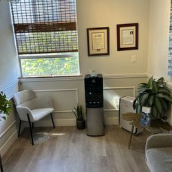 Mary Anne Baysac, DDS - San Francisco Dental Care - Waiting room