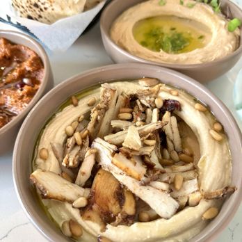 Ammatoli - Hummus Topped with Shawarma (chicken) - Mediterranean Near Me - Long Beach, California