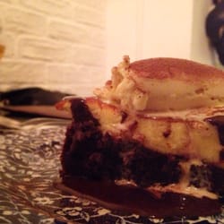 Vittoria 25 - Brownie de chocolate blanco y negro con helado de vainilla