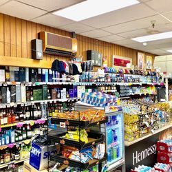 Santa Teresa Bottle Shop - Santa teresa bottle shop. Its a big and one of the best store in the sanjose.