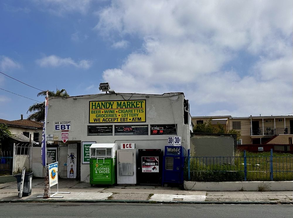 Handy Market Liquor Store Logo