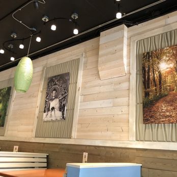 Momo's Master - Interior - Himalayan/Nepalese Near Me - Chapel Hill, North Carolina