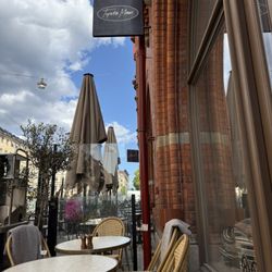 Tysta Mari - Great outdoor seating.